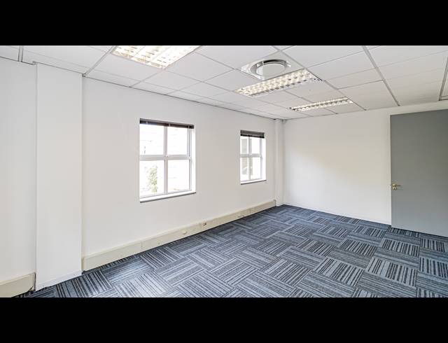 127M² OFFICE TO LET IN FERNDALE